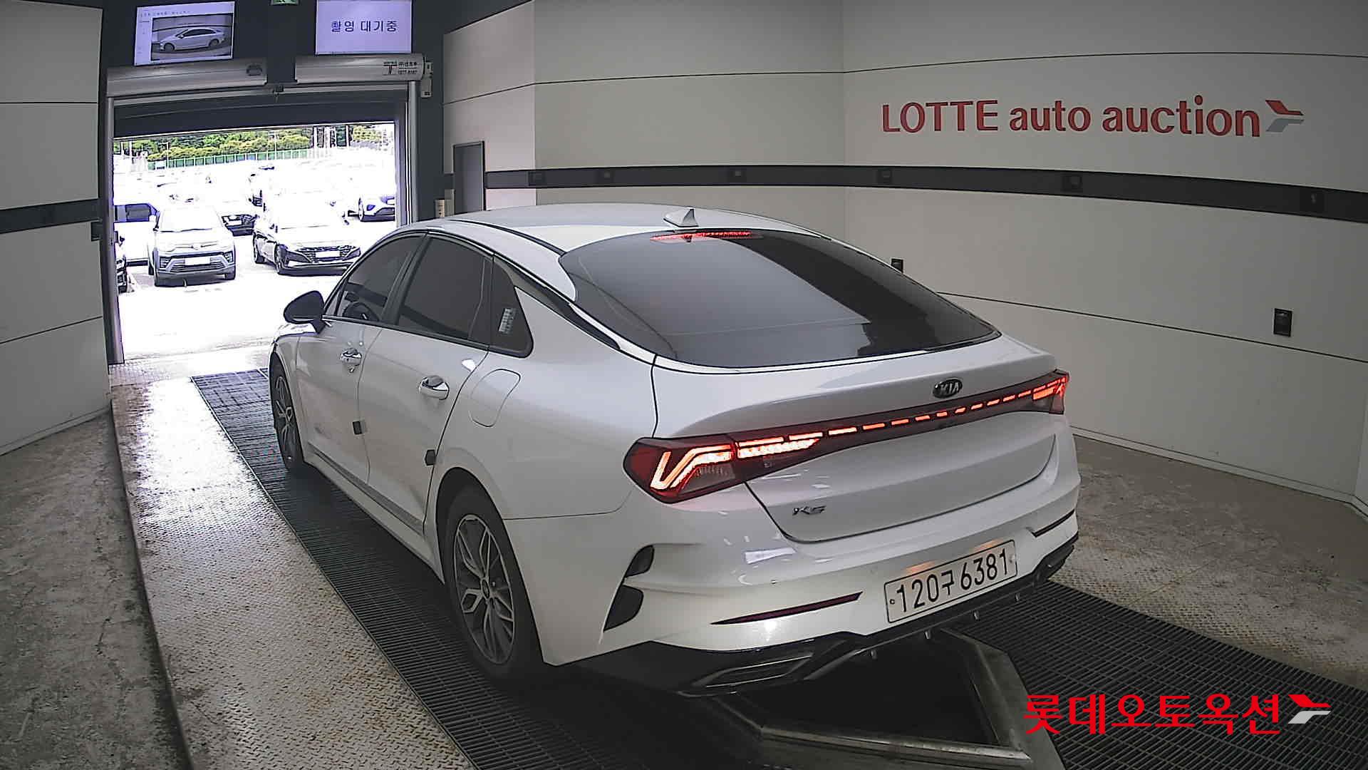 2021 - kia k5