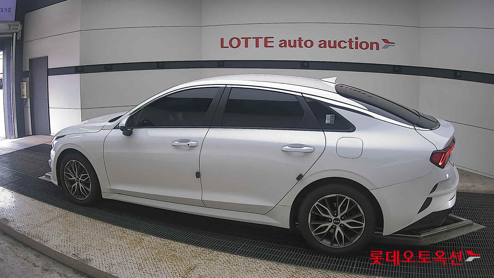 2021 - kia k5