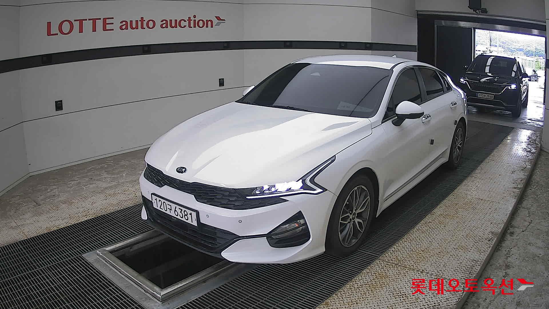 2021 - kia k5