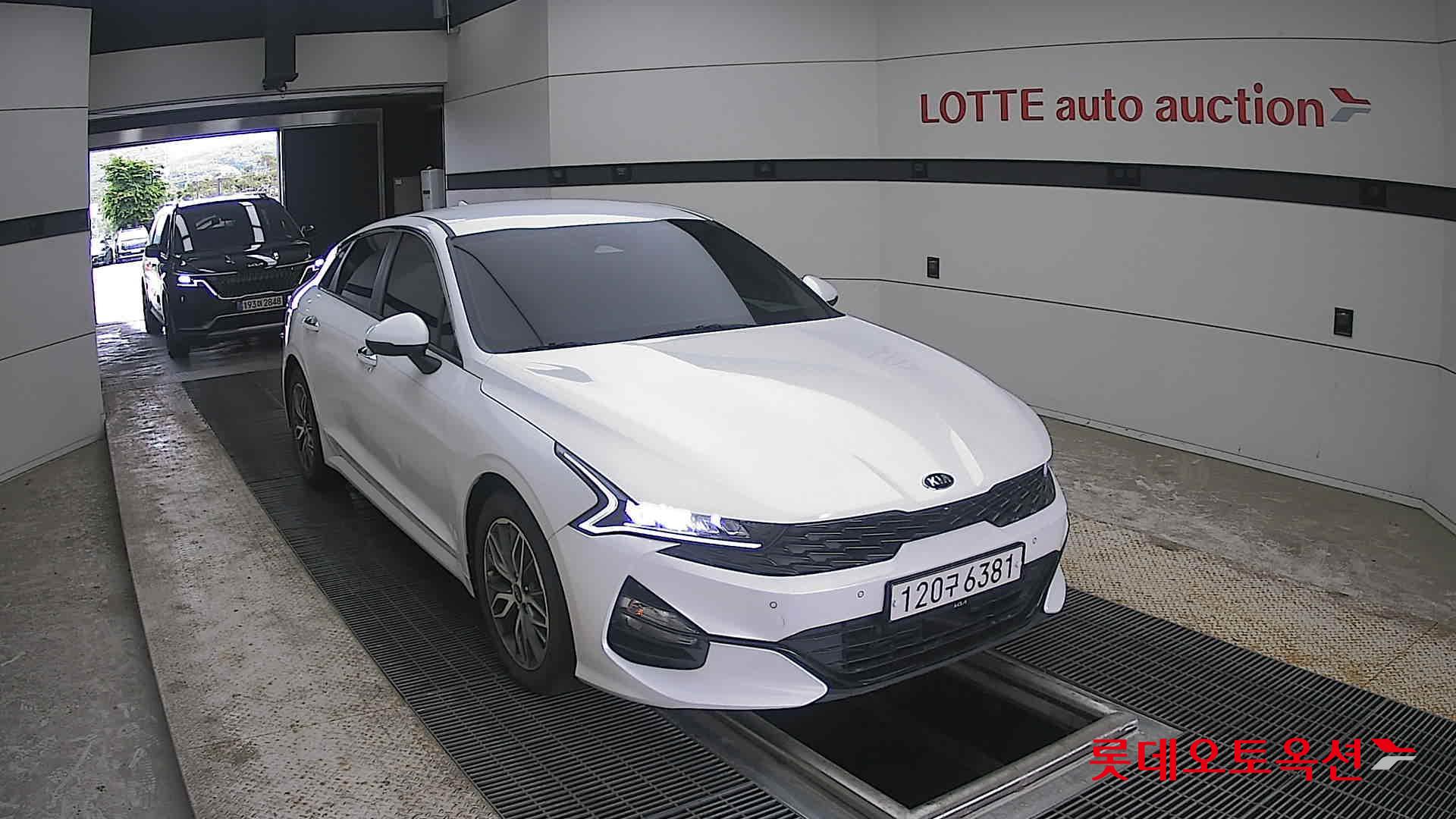 2021 - kia k5