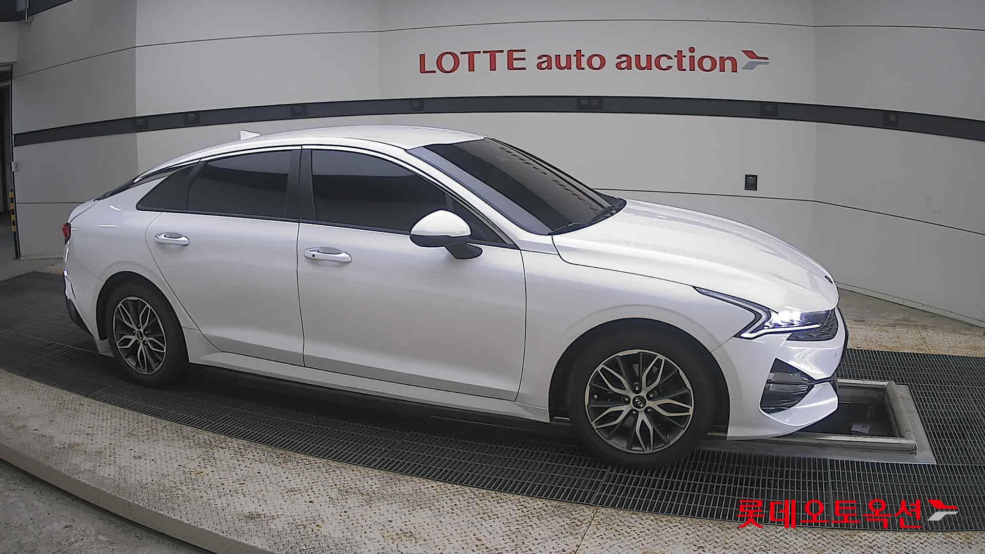 2021 - kia k5