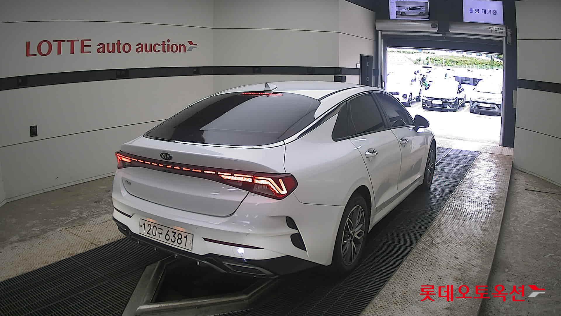 2021 - kia k5