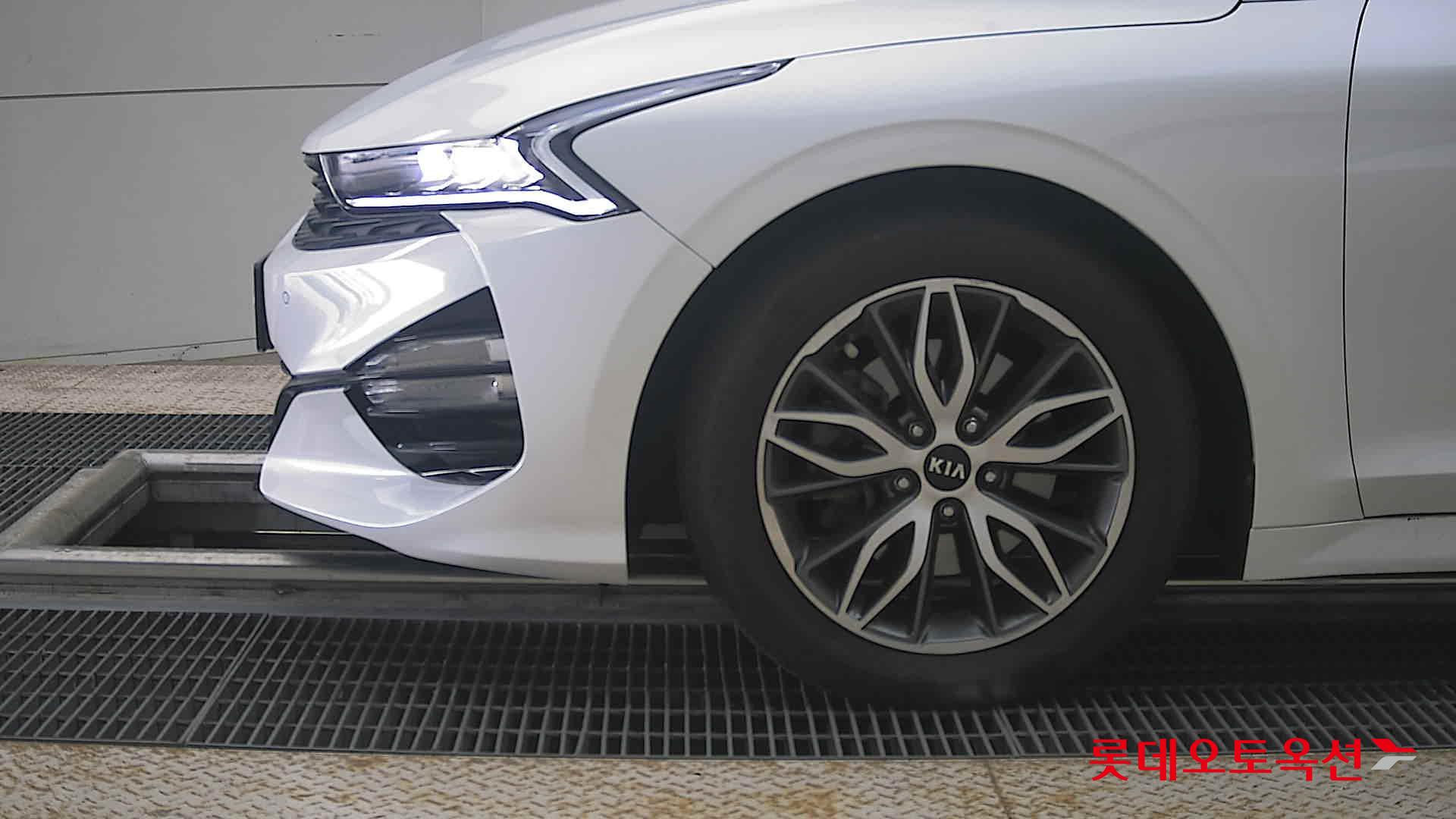 2021 - kia k5