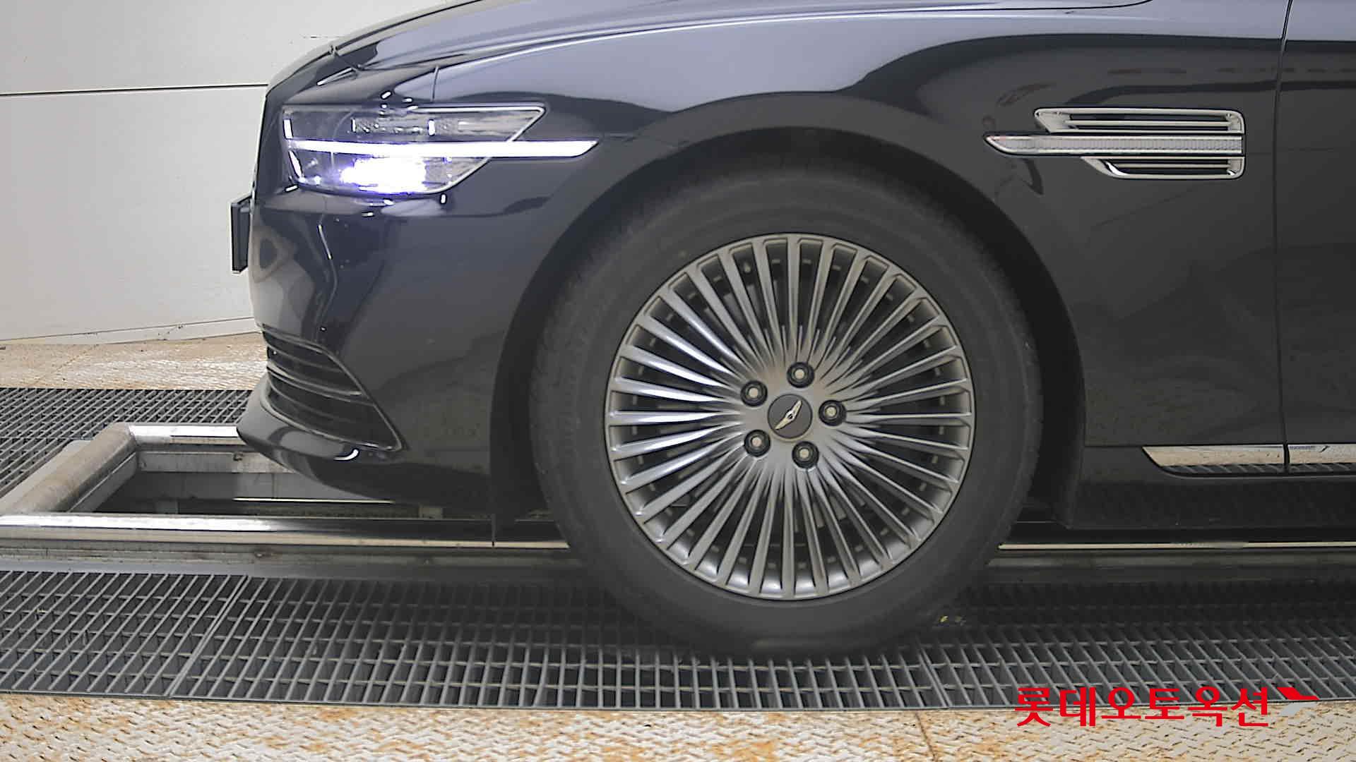 2019 - genesis g90