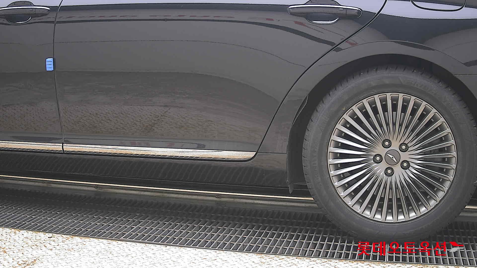 2019 - genesis g90