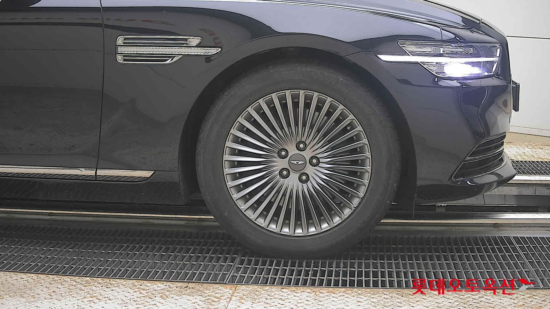 2019 - genesis g90