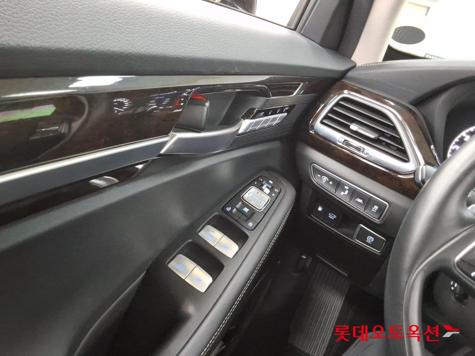 2019 - genesis g90