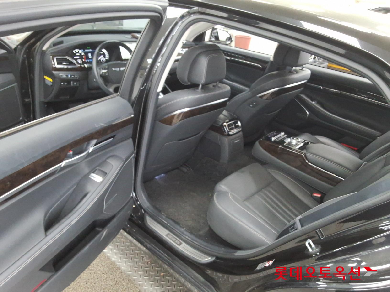 2019 - genesis g90