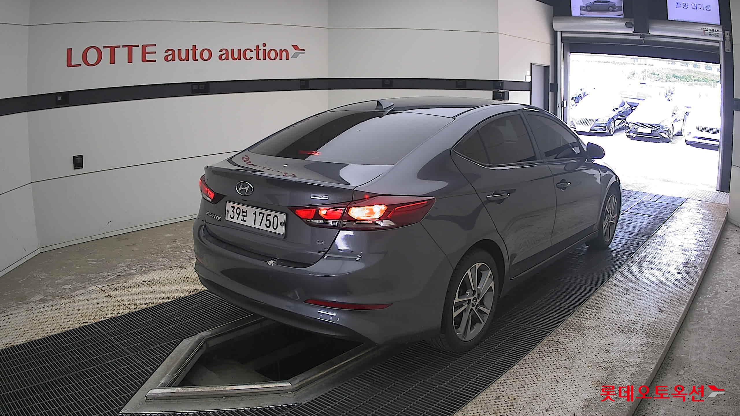 2018 - hyundai avante