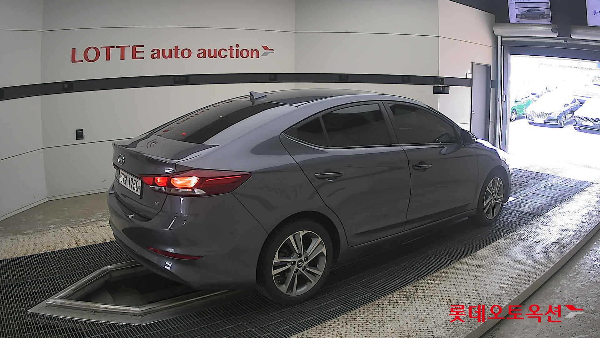2018 - hyundai avante