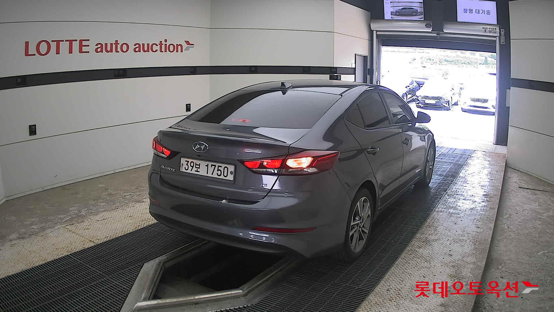 2018 - hyundai avante