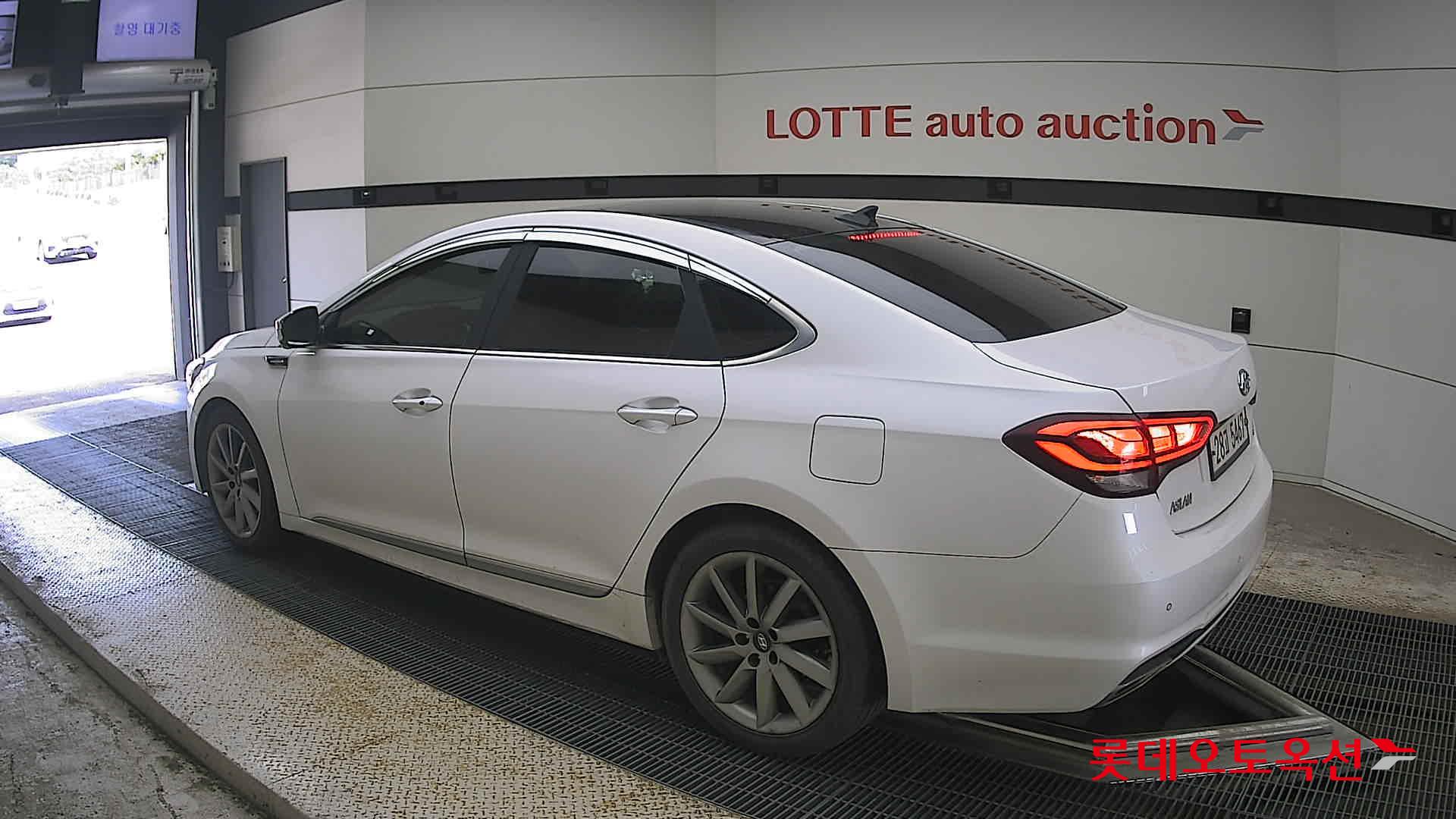 2015 - hyundai aslan
