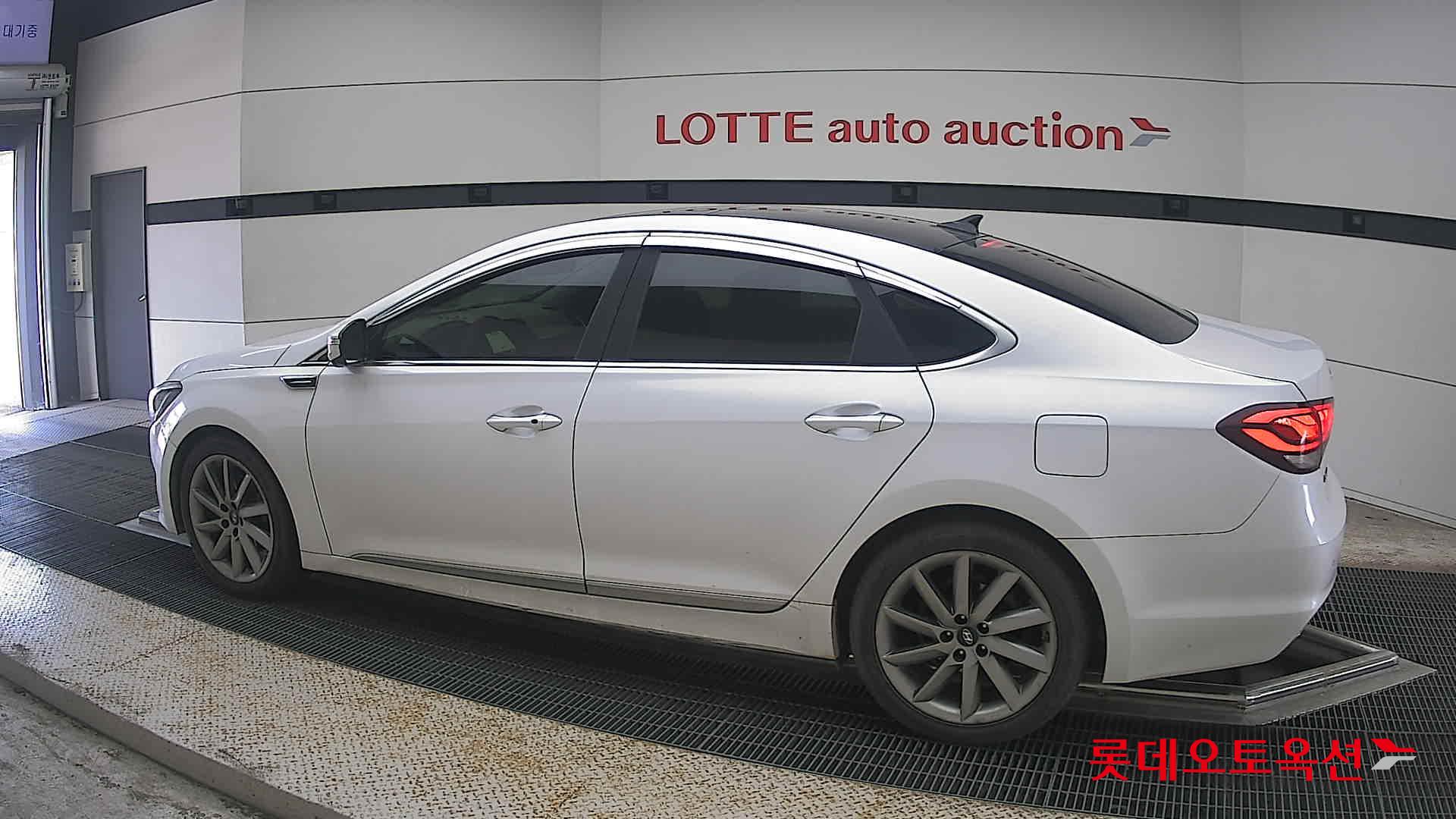 2015 - hyundai aslan