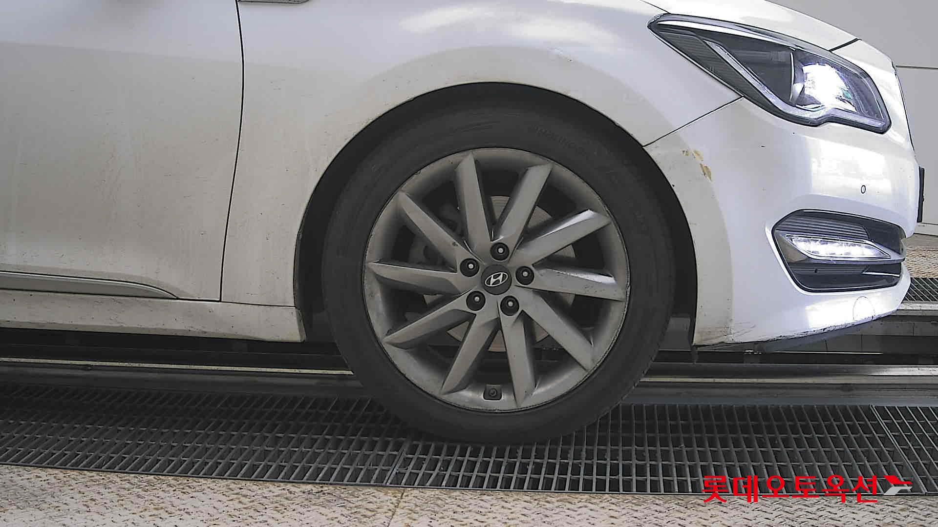 2015 - hyundai aslan