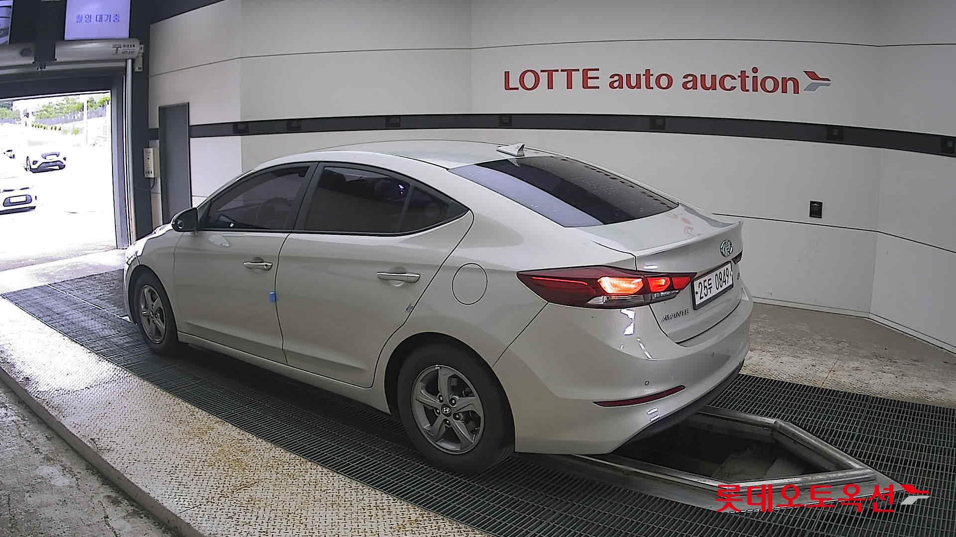 2017 - hyundai avante