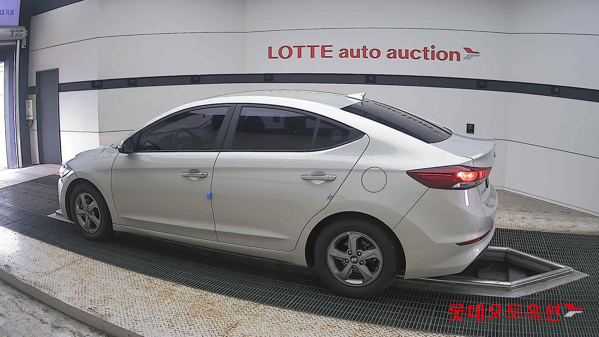 2017 - hyundai avante