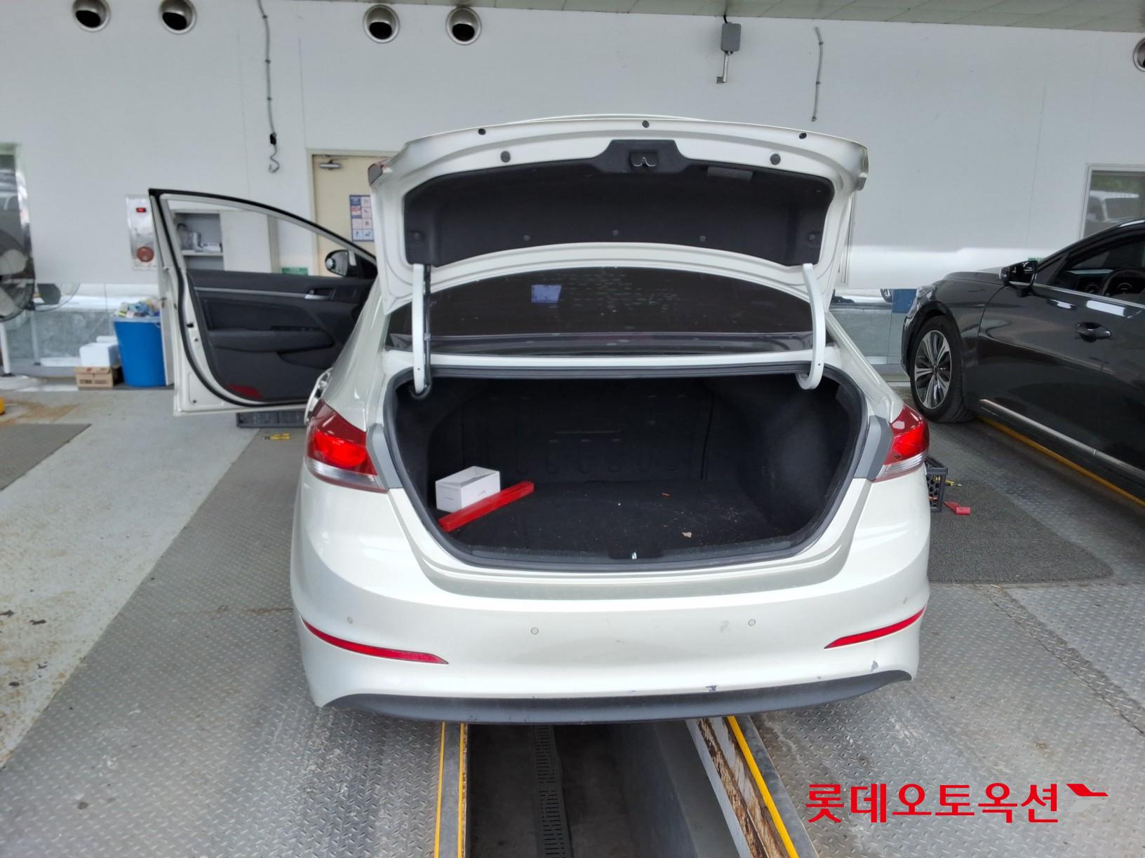 2017 - hyundai avante