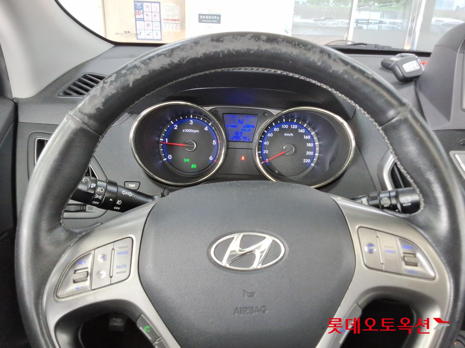 2012 - hyundai tucson