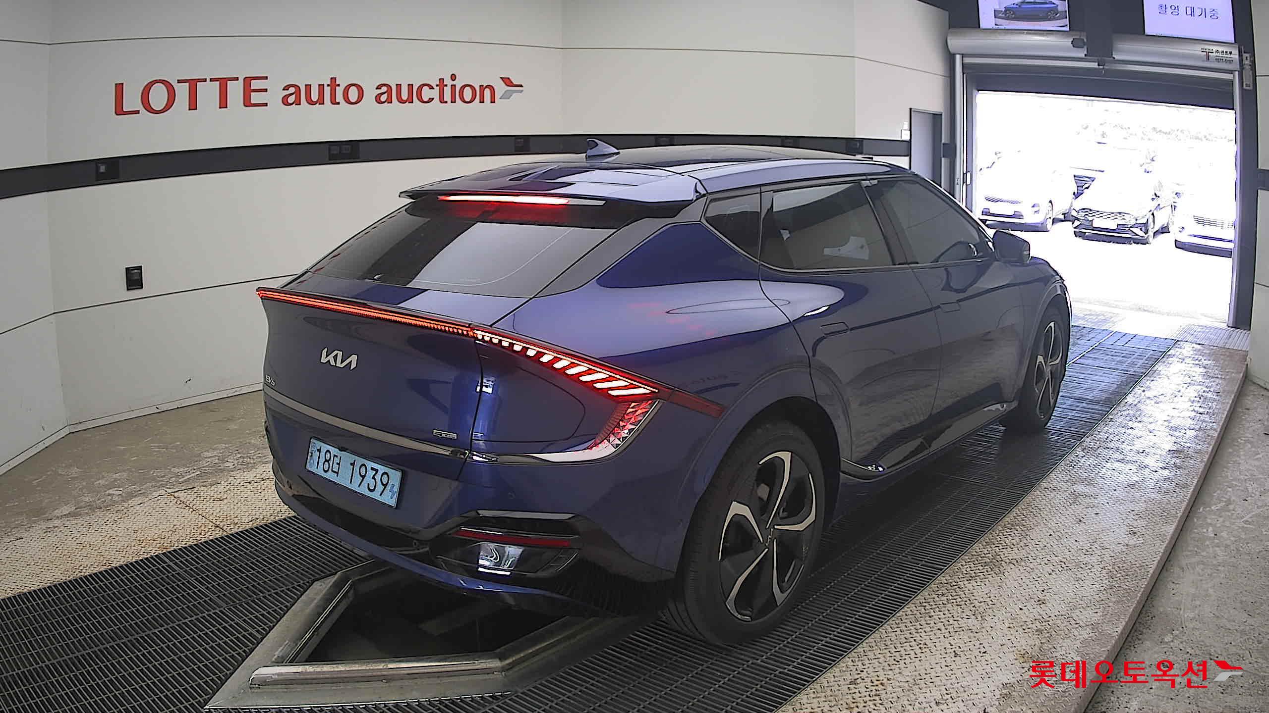 2022 - kia ev6
