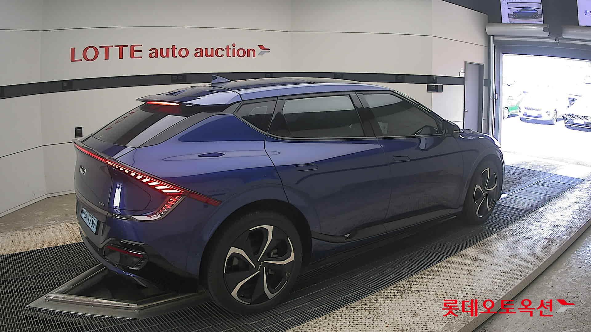 2022 - kia ev6