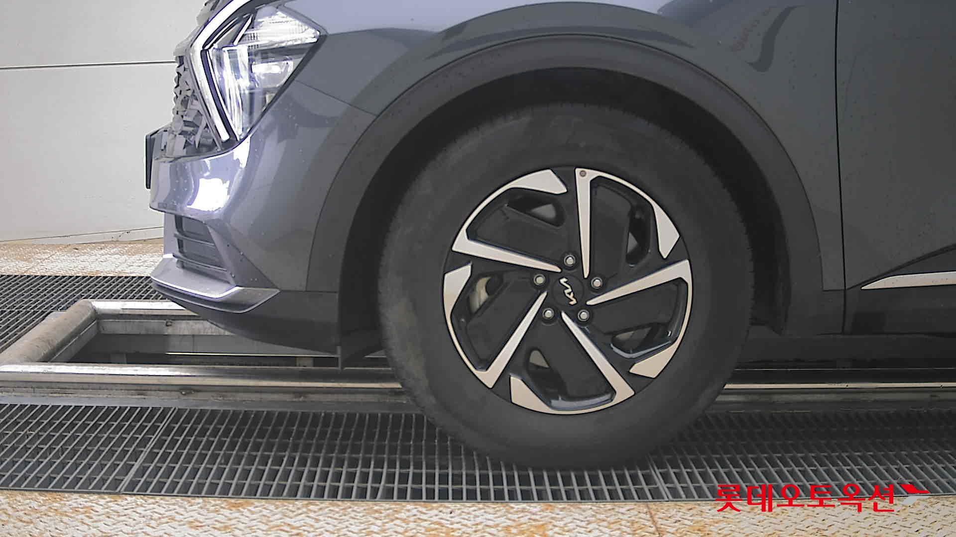 2023 - kia sportage
