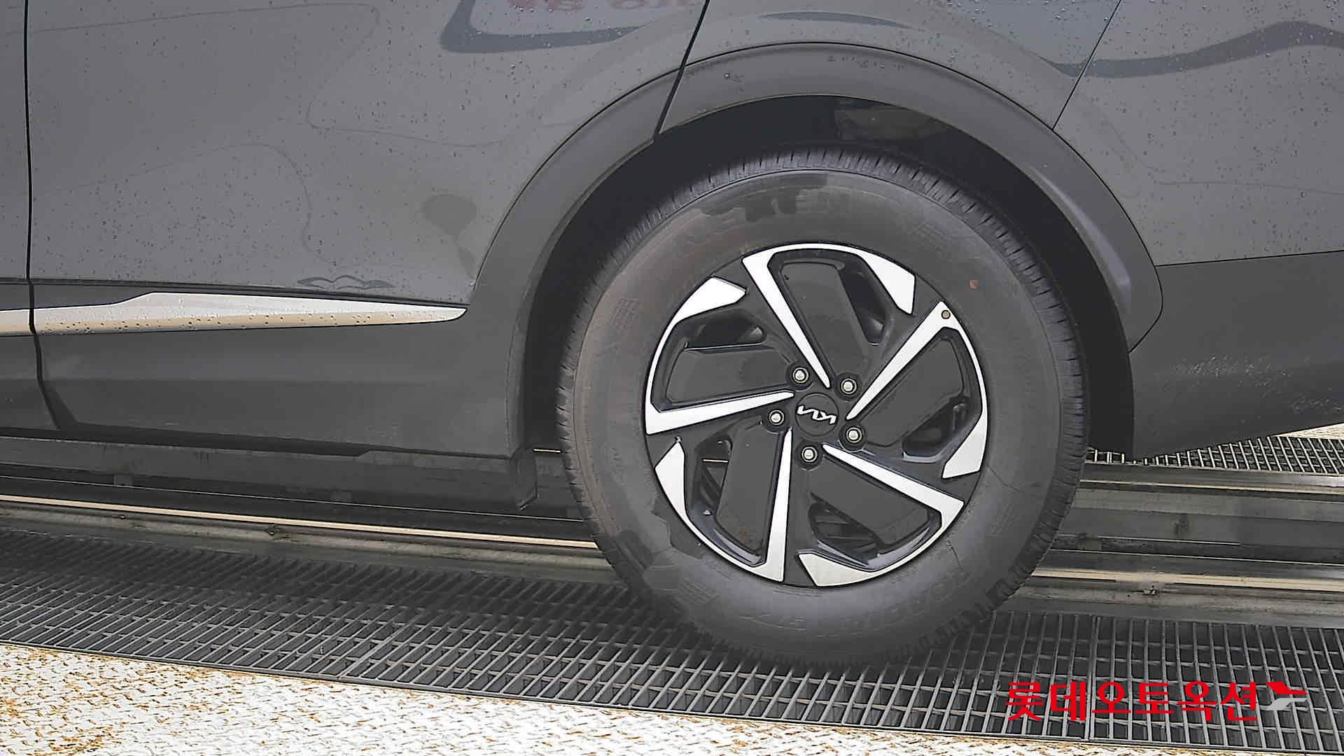 2023 - kia sportage