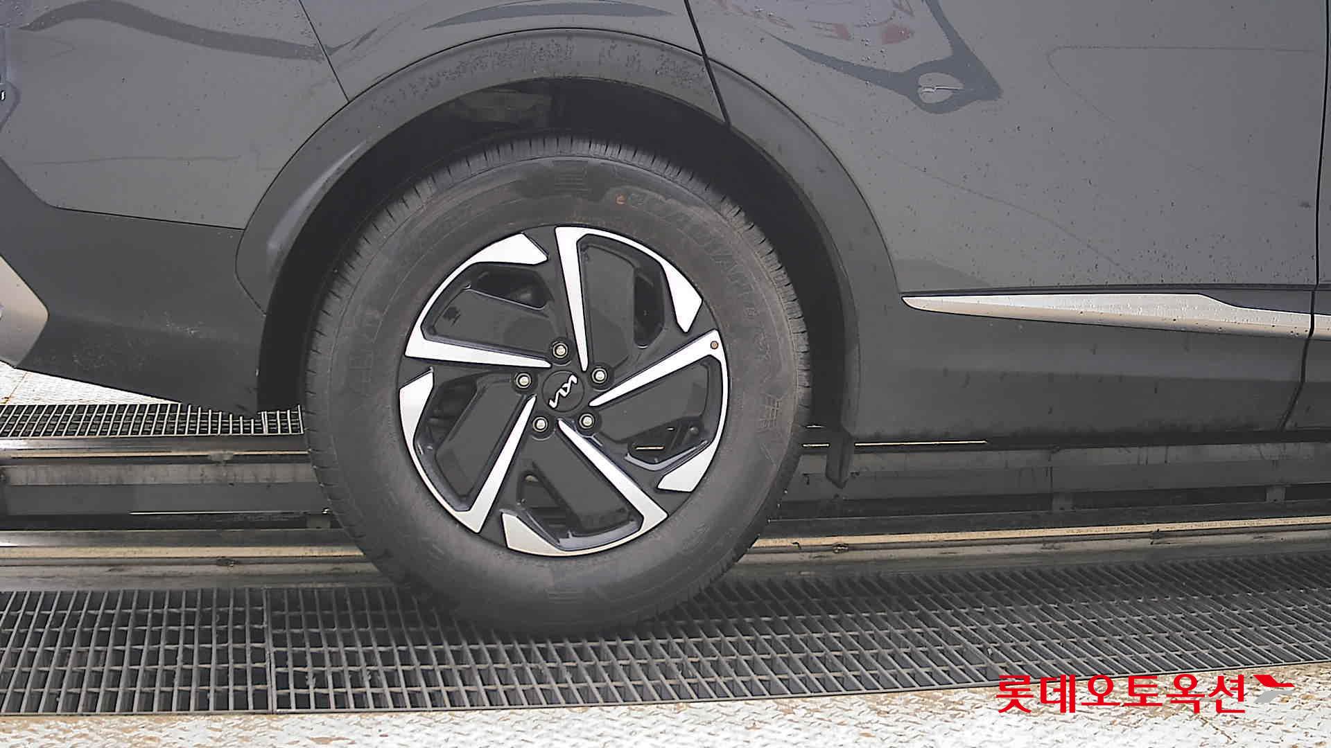 2023 - kia sportage