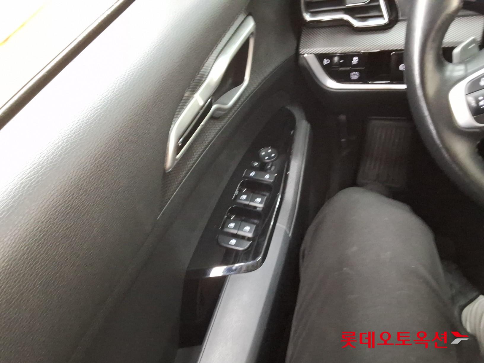 2023 - kia sportage