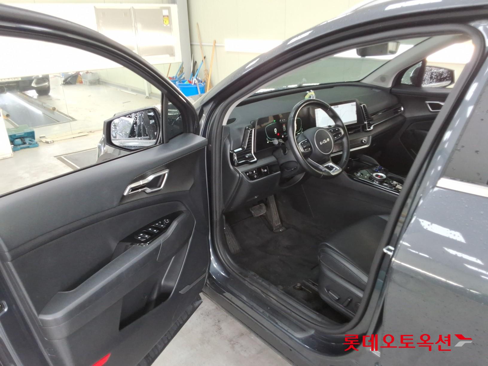 2023 - kia sportage