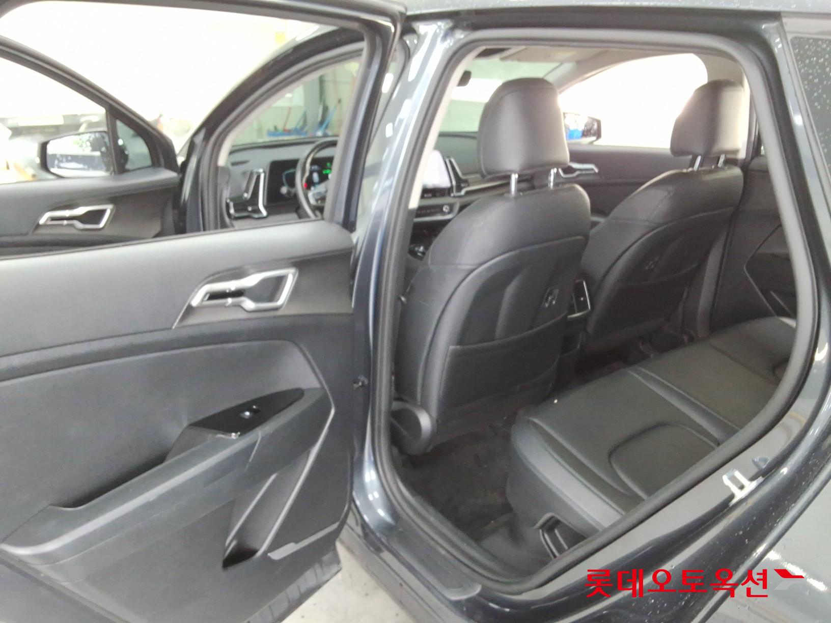 2023 - kia sportage