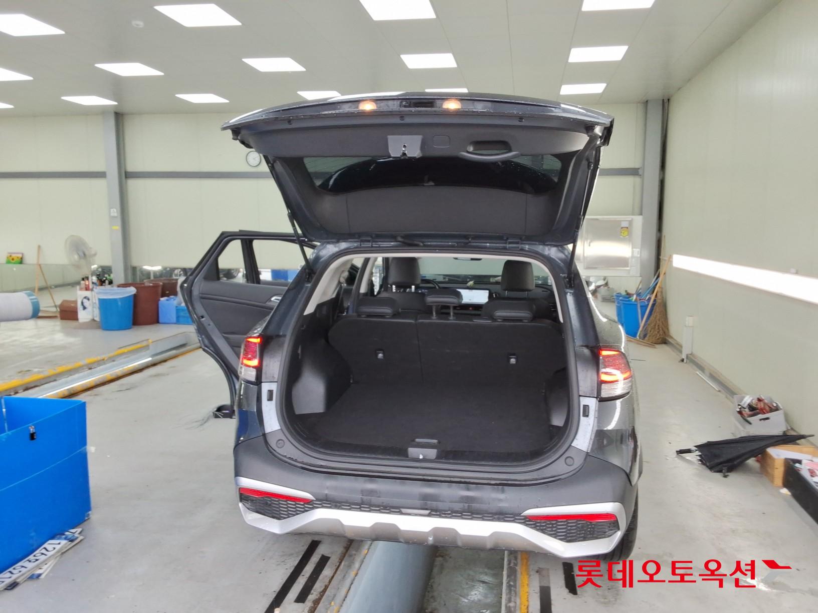 2023 - kia sportage