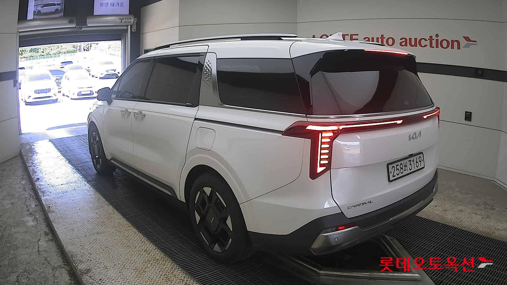 2024 - kia carnival