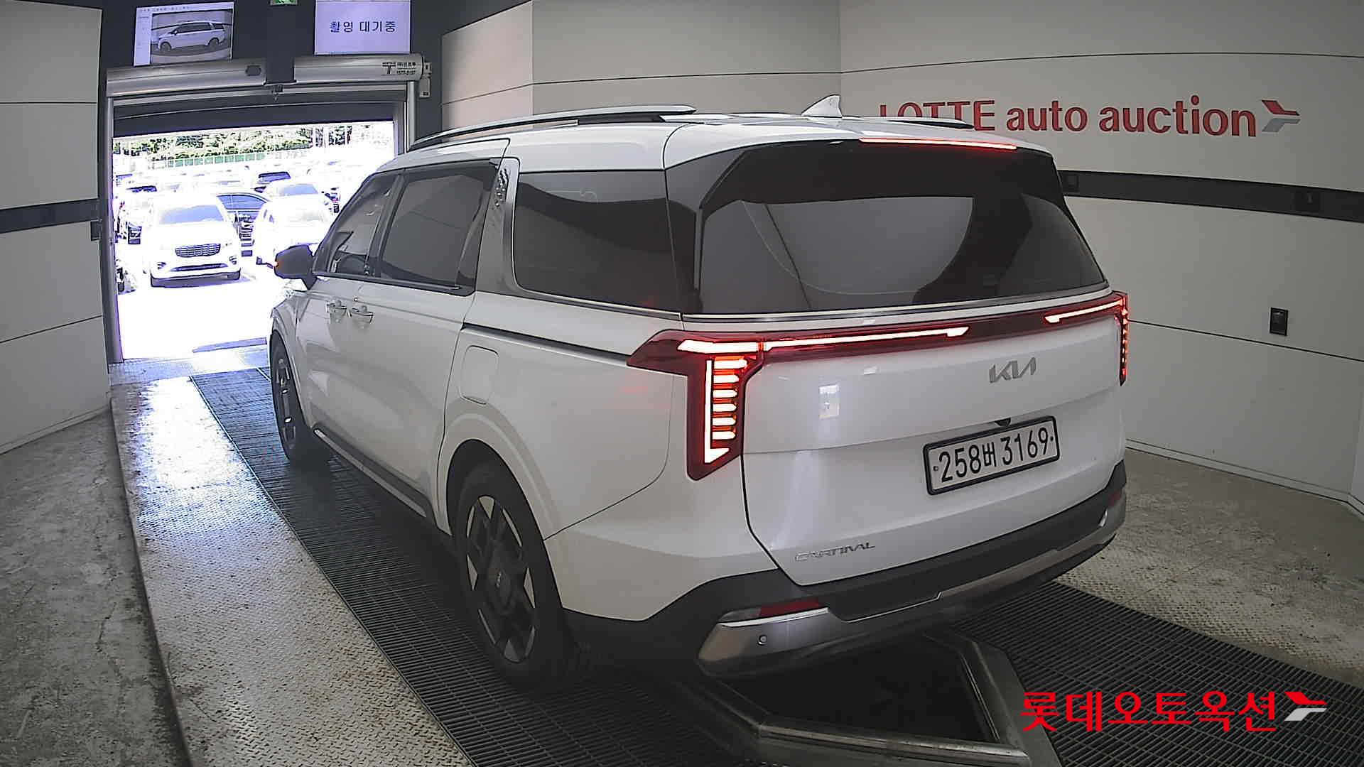 2024 - kia carnival