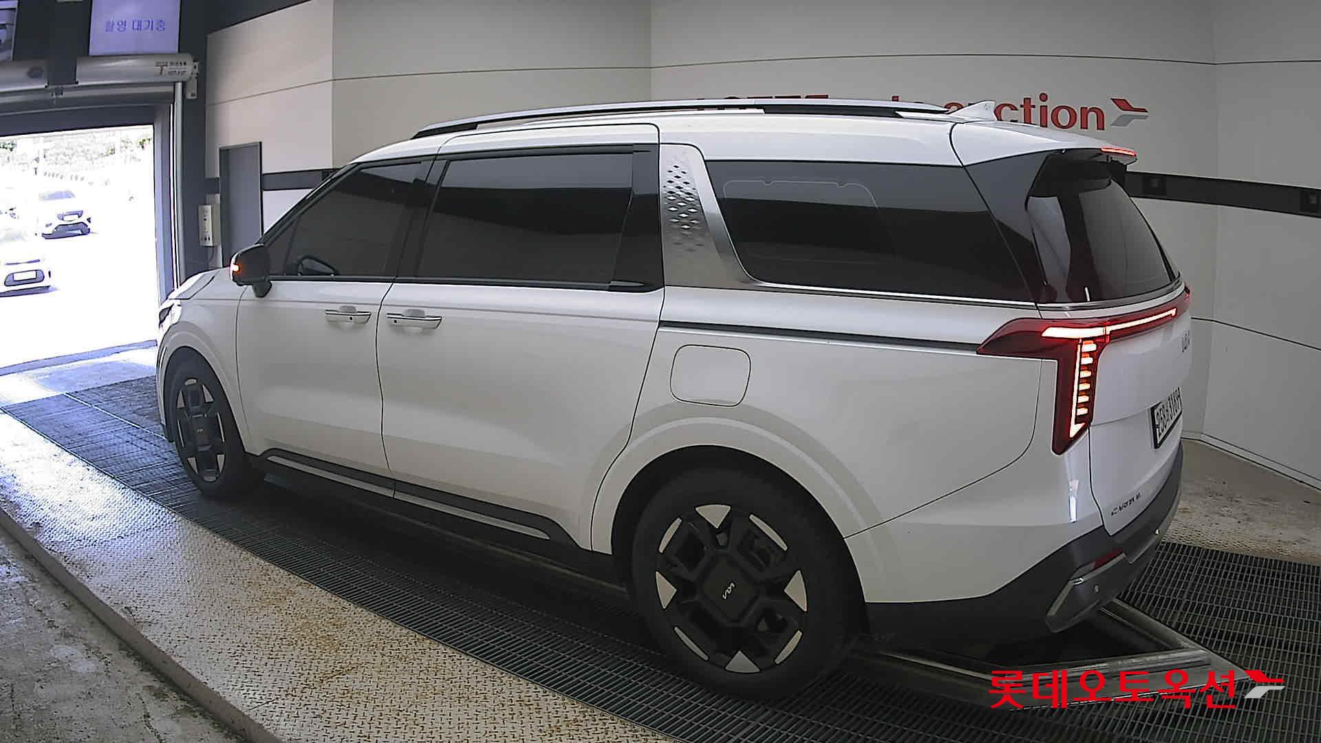 2024 - kia carnival