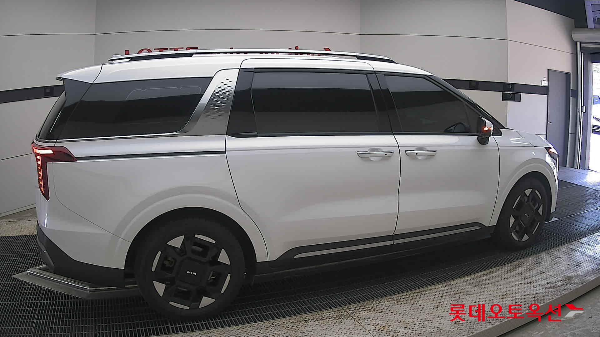 2024 - kia carnival