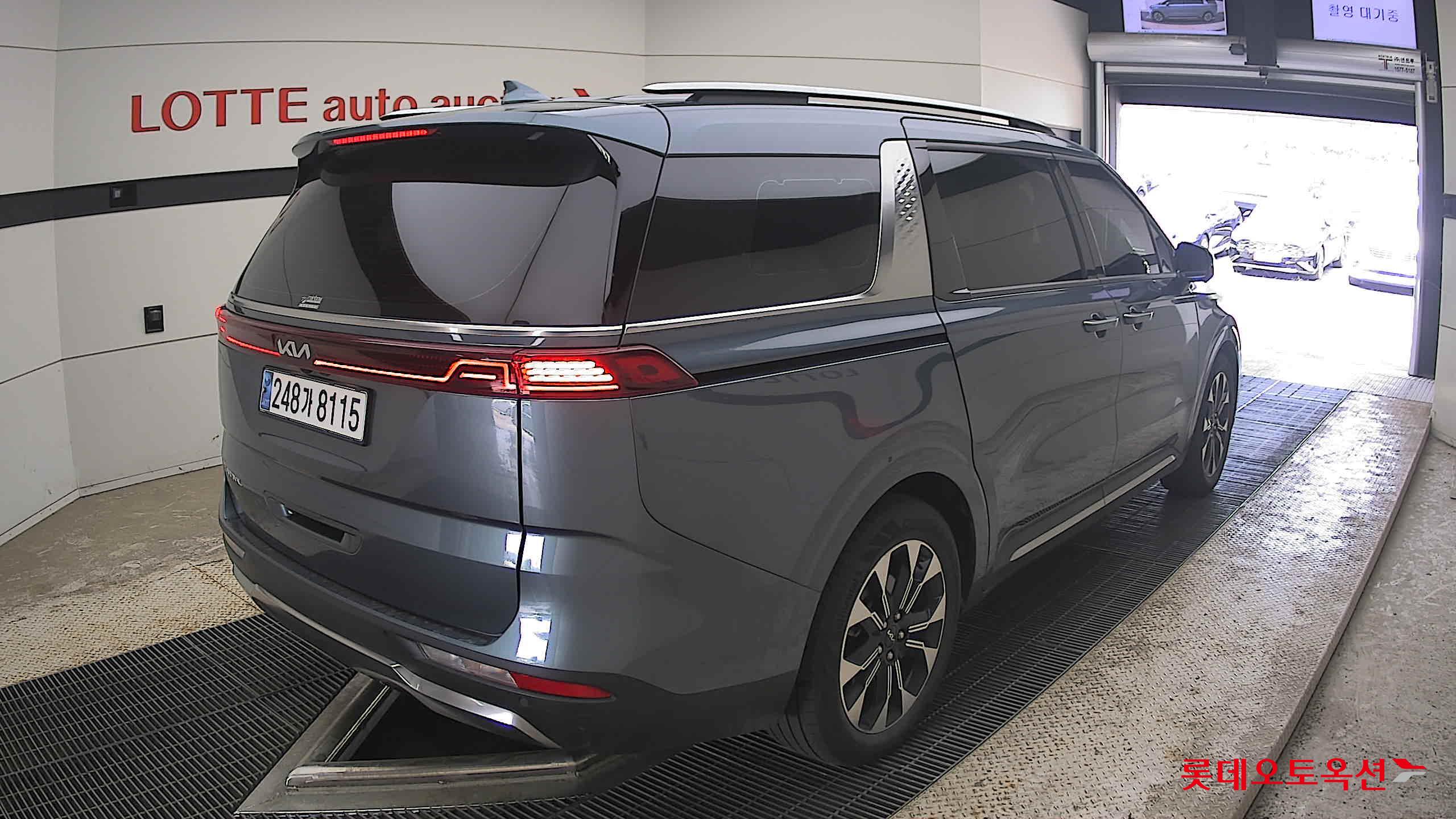 2023 - kia carnival