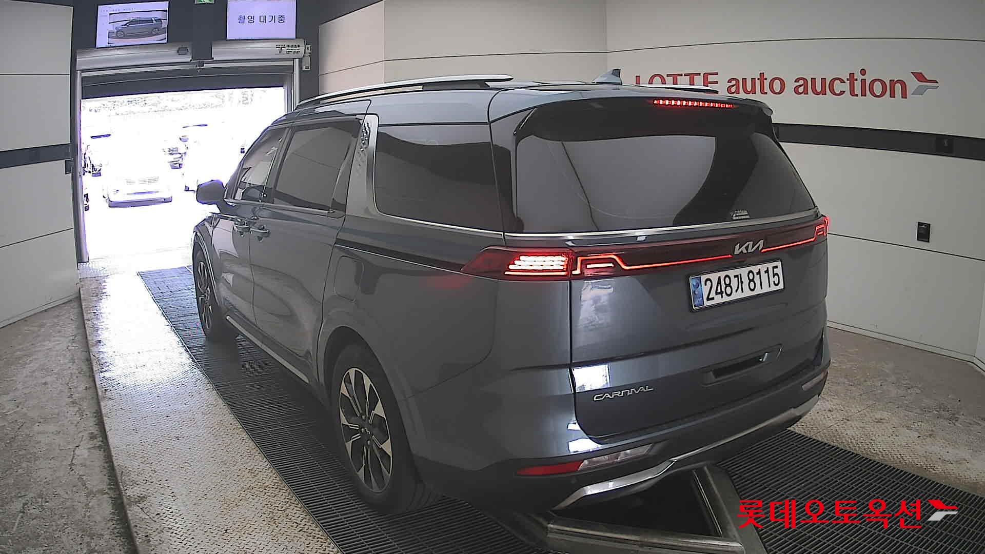2023 - kia carnival