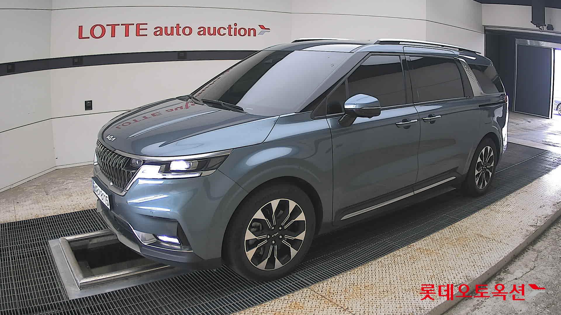 2023 - kia carnival