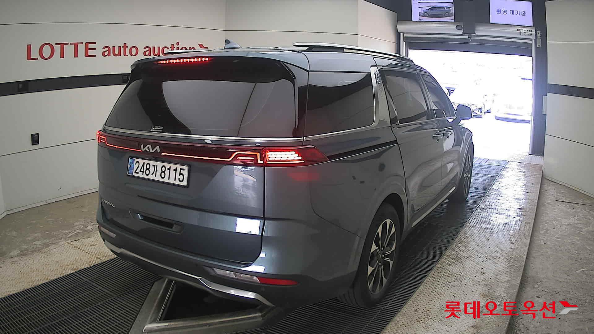 2023 - kia carnival