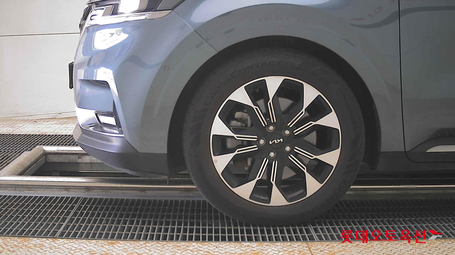 2023 - kia carnival
