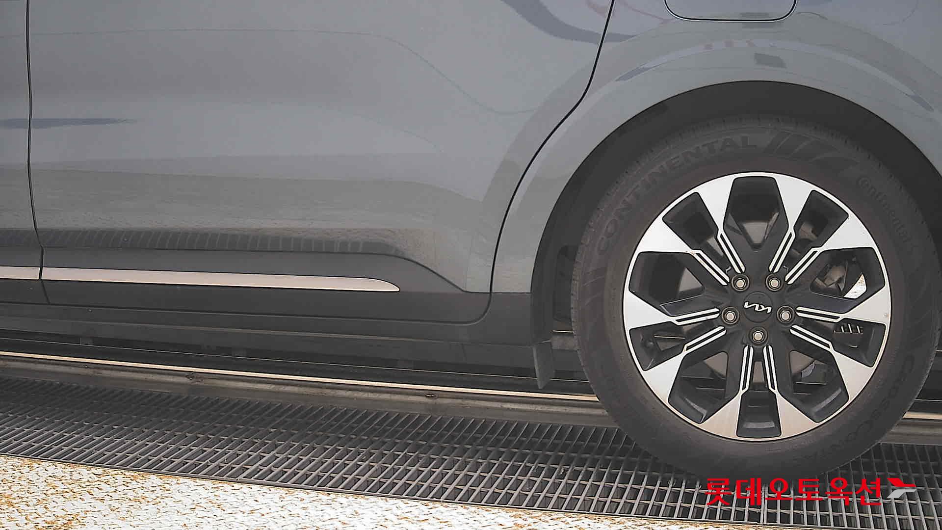 2023 - kia carnival