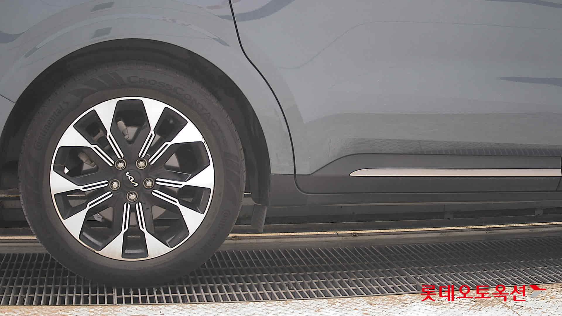 2023 - kia carnival