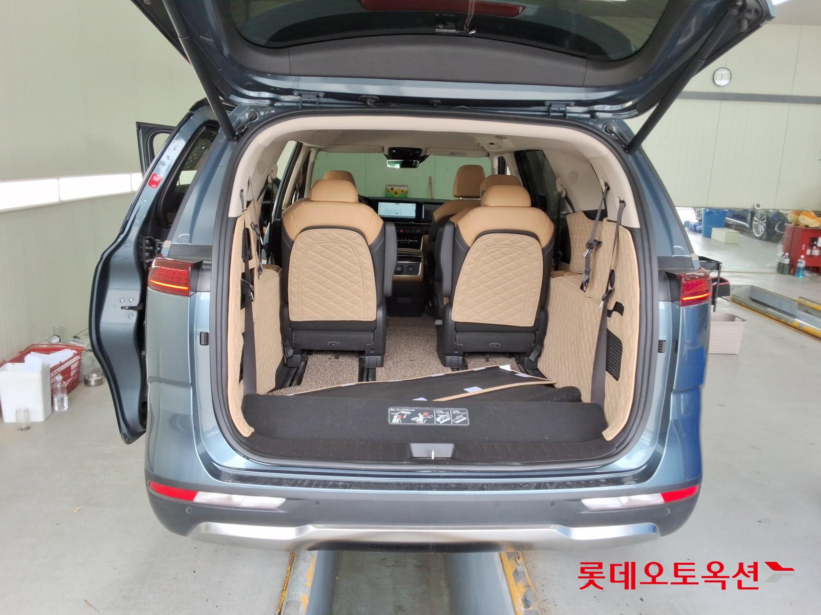 2023 - kia carnival