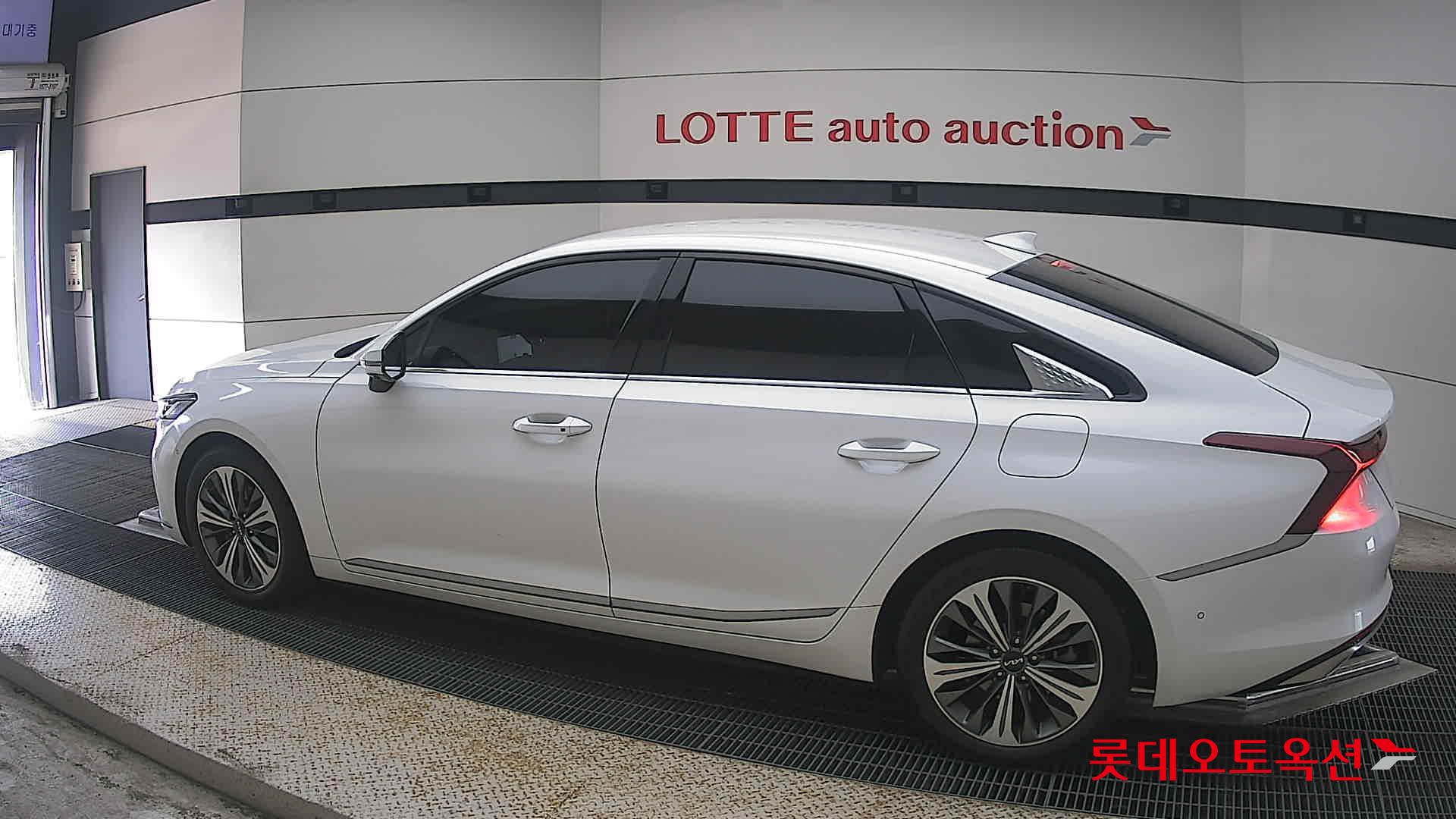 2023 - kia k8