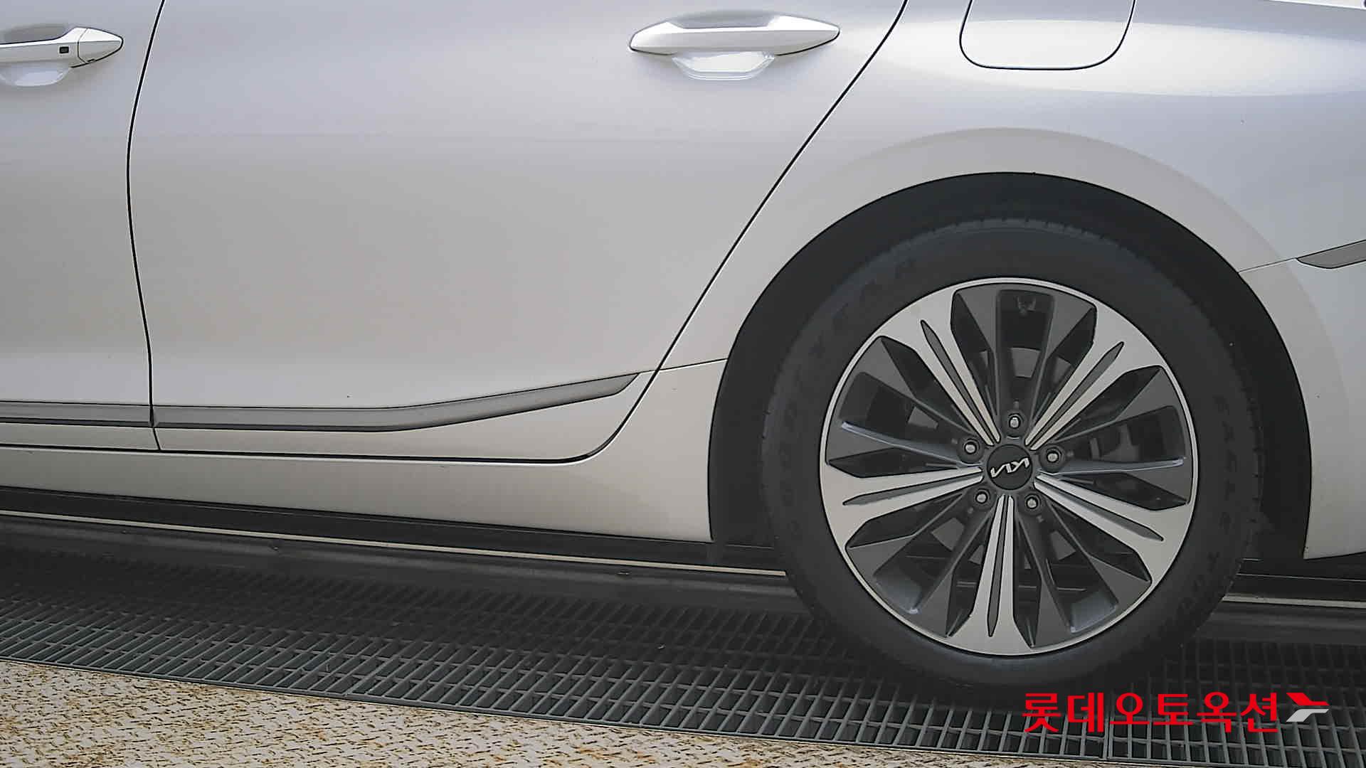 2023 - kia k8