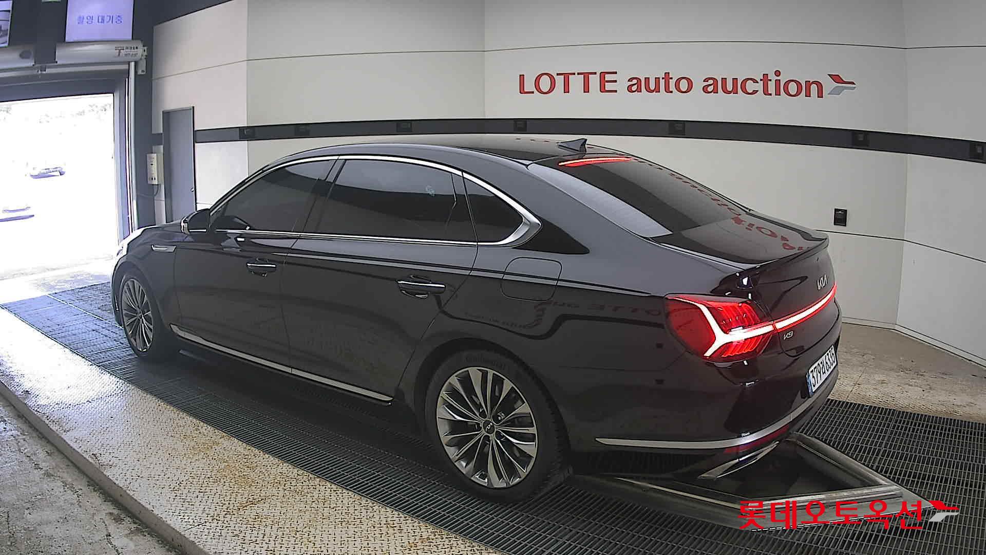 2022 - kia k9