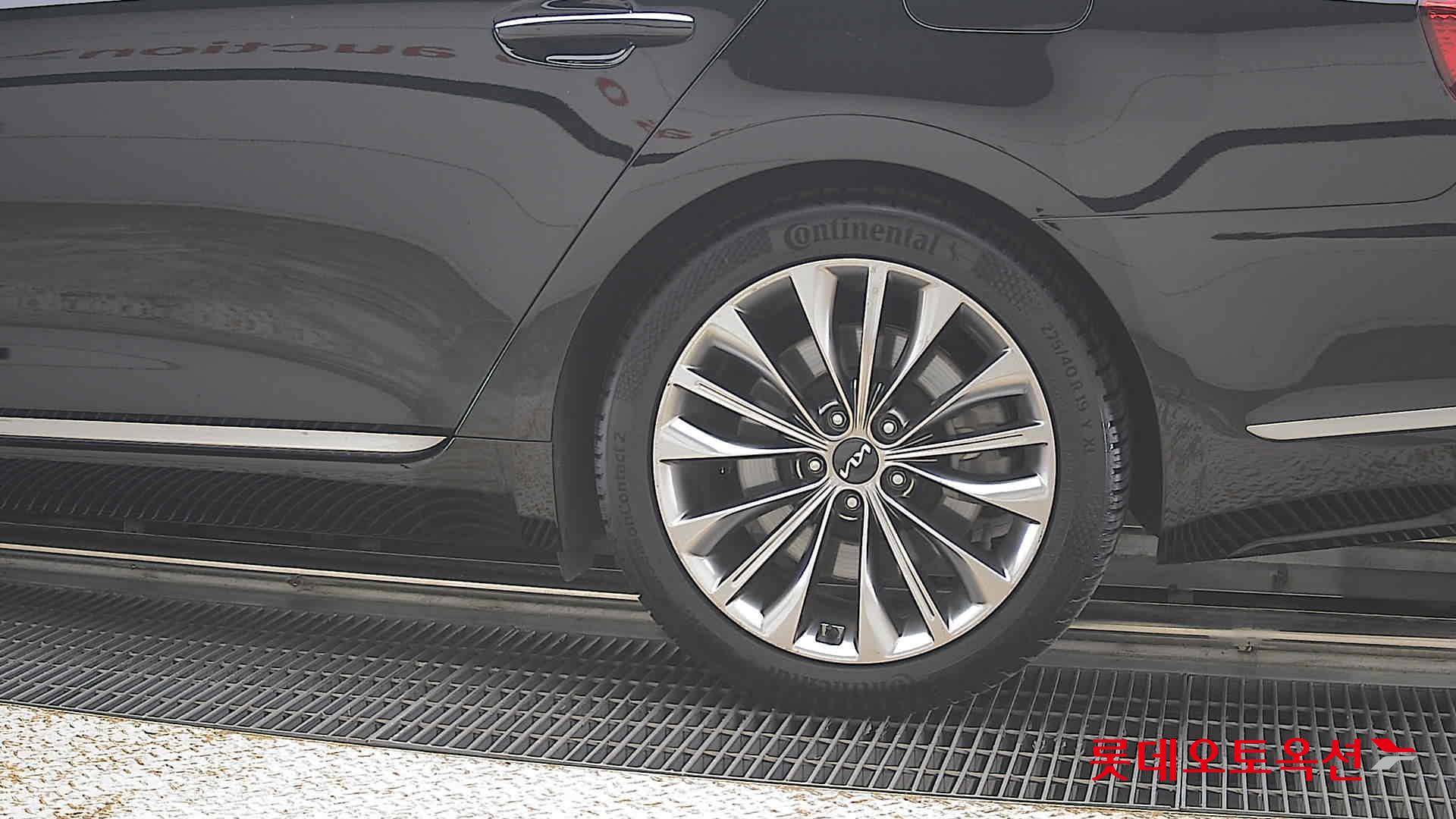2022 - kia k9