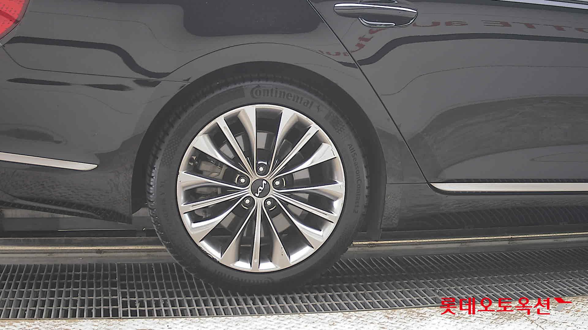 2022 - kia k9
