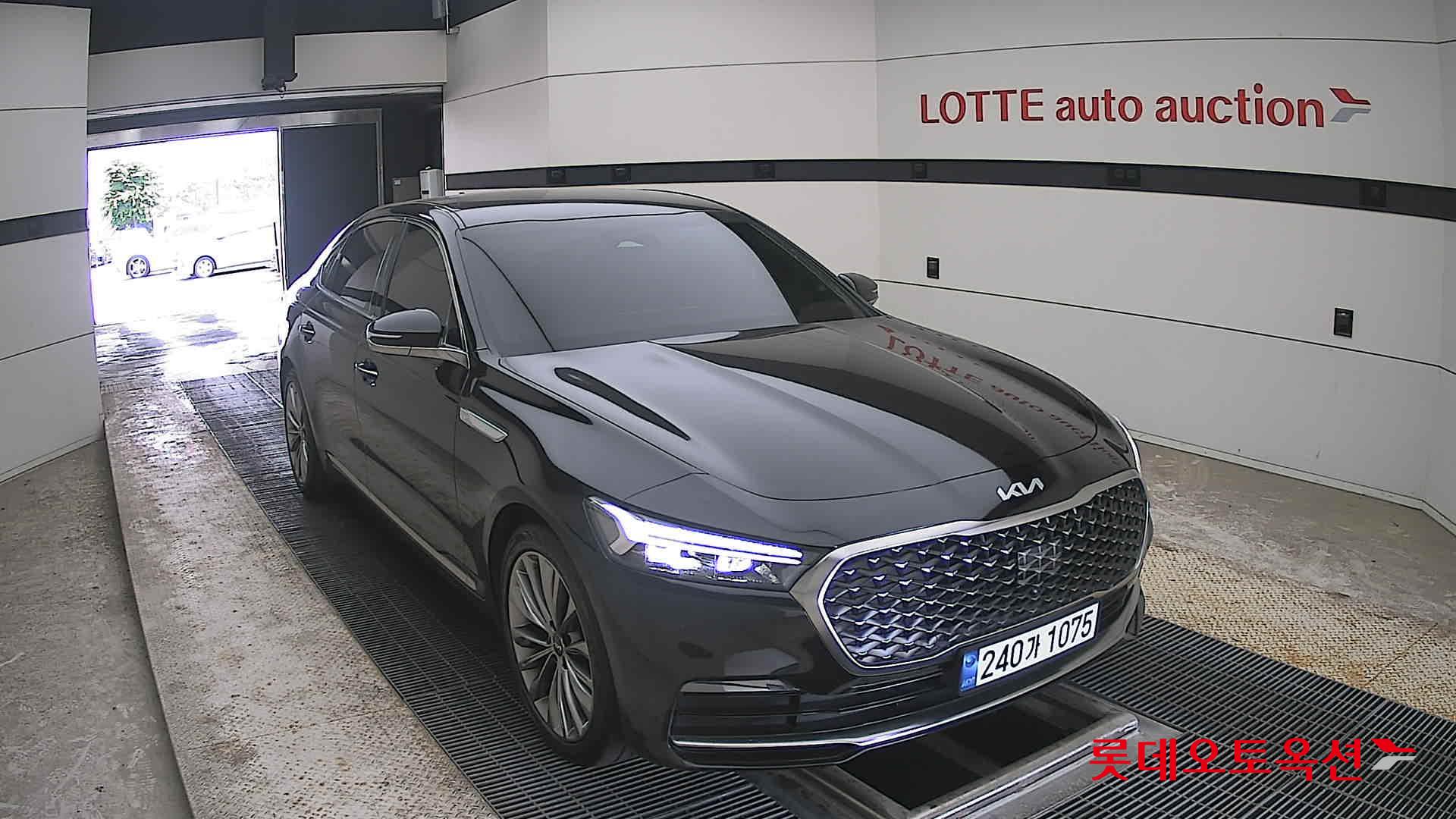 2023 - kia k9