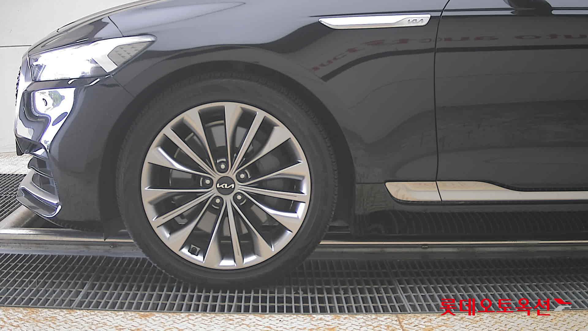 2023 - kia k9